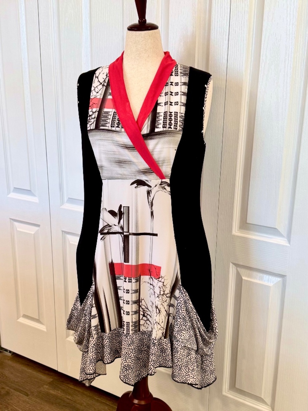 Woman's Size XL Artistic Dress by Tango Mango Coral-Black-White Asian Vibe